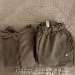 ALO Yoga straight leg sweats & Alo jacket SET